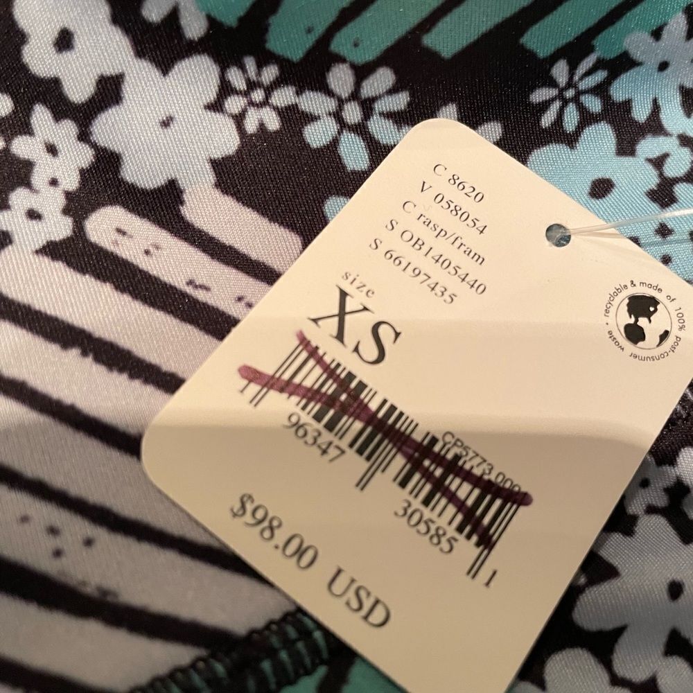 NWT FP Movement Printed Lose Control
Wrap Legging / Daisy Check size XS
NWT - Picture 11 of 12